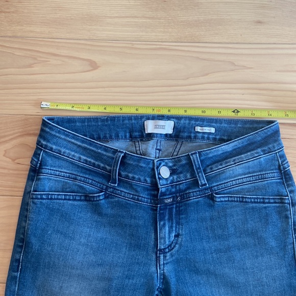 Closed raw hem ankle length jeans. - Picture 4 of 9